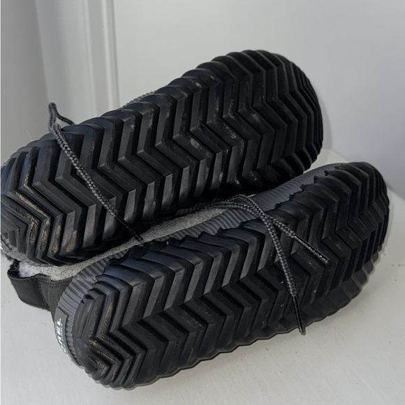 Sorel Women’s Out and About Black and Gray Winter Boots Size 7 - Picture 3 of 5